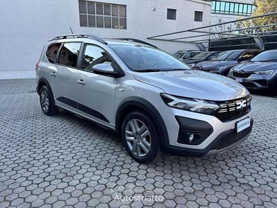 Usata Dacia Jogger Expression 101 CV (74 kW) 2023 Argento Monovolume