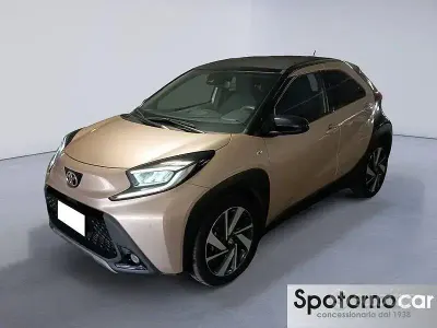 Occasion Toyota Aygo X Lounge 72 ch (52 kW) 2022 Beige SUV