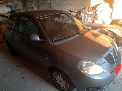 Usata Lancia Ypsilon 77 CV (56 kW) 2009 Argento Utilitaria