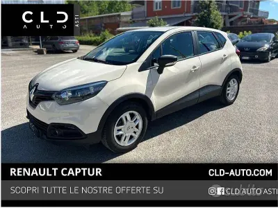 Usata Renault Captur 90 CV (66 kW) 2015 Beige SUV
