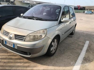 Usata Renault Scénic II Dynamique 100 CV (73 kW) 2004 Grigio Monovolume