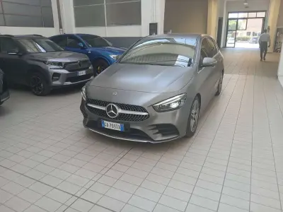 Usata Mercedes B180 Premium 116 CV (85 kW) 2020 Grigio Utilitaria