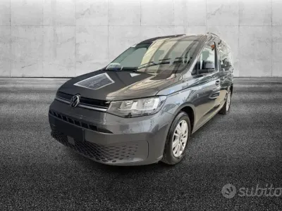 Usata VW Caddy Life 102 CV (75 kW) 2021 Grigio Monovolume