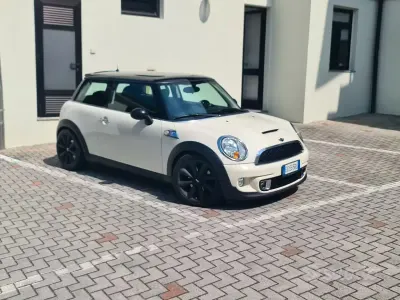 Usata Mini Cooper S 184 CV (135 kW) 2011 Bianco Utilitaria