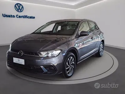 Usata VW Polo Life 80 CV (58 kW) 2023 Grigio Utilitaria
