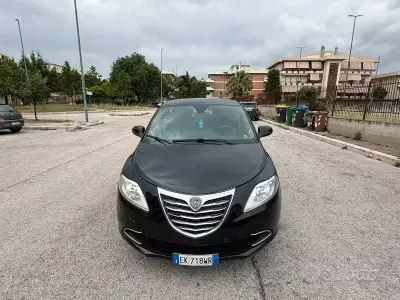 Usata Lancia Ypsilon 95 CV (69 kW) 2012 Nero Utilitaria