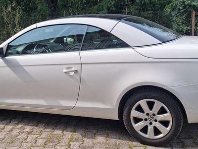Usata VW Eos 140 CV (102 kW) 2010 Bianco Cabrio