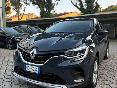 Usata Renault Captur Equilibre 101 CV (74 kW) 2022 Blu/azzurro SUV