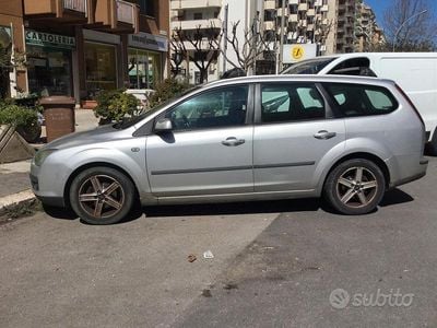 Usata Ford Focus Titanium 90 CV (66 kW) 2007 Grigio Station wagon