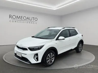 Second-hand Kia Stonic Urban 101 CP (74 kW) 2023 Alb SUV