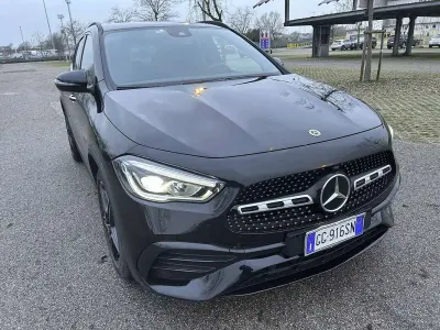 Usata Mercedes GLA200 Premium 150 CV (110 kW) 2022 Nero SUV