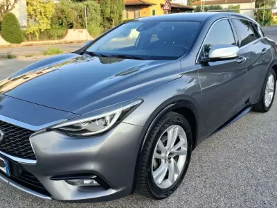 Usata Infiniti Q30 Business Executive 109 CV (80 kW) 2016 Grigio Berlina