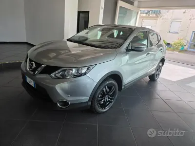 Usata Nissan Qashqai 131 CV (96 kW) 2017 Grigio SUV