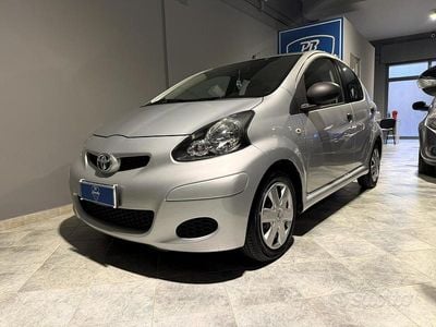 Usata Toyota Aygo Connect Style 68 CV (50 kW) 2012 Nero Utilitaria