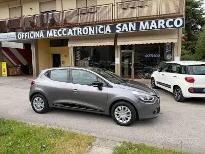 Second-hand Renault Clio IV 73 CP (53 kW) 2014 Gri Berlinǎ