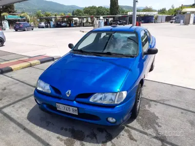 Usata Renault Mégane Coupé 90 CV (66 kW) 1996 Bluazzurro Coupé