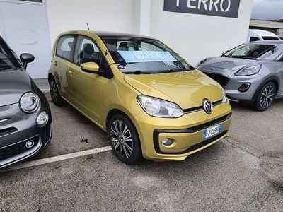 Usata VW up! Highline 75 CV (55 kW) 2017 Honey yellow metalizzato Utilitaria