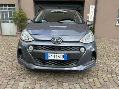 Usata Hyundai i10 Comfort 87 CV (63 kW) 2018 Grigio Utilitaria