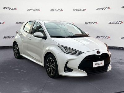 Usata Toyota Yaris Hybrid Trend 115 CV (84 kW) 2022 Bianco Berlina