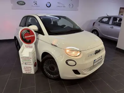 Usata Fiat 500e Icon 42 kW (58 CV) 2021 Bianco Berlina