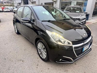 Usata Peugeot 208 Allure 82 CV (60 kW) 2016 Nero Utilitaria
