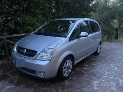 Usata Opel Meriva 101 CV (74 kW) 2004 Grigio Monovolume