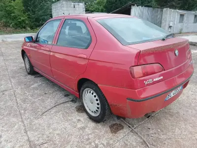 Usata Alfa Romeo 146 103 CV (75 kW) 1997 Rosso Utilitaria