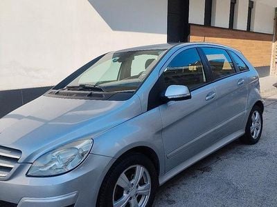Usata Mercedes B180 116 CV (85 kW) 2011 Grigio Utilitaria