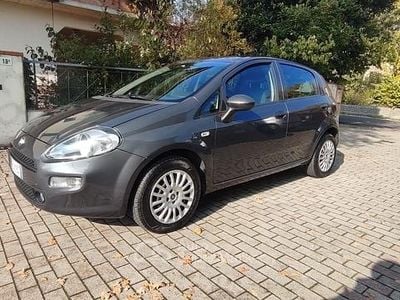 Usata Fiat Punto Street 69 CV (50 kW) 2017 Grigio Berlina