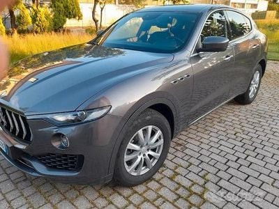 Grigio Usata 2017 Maserati Levante SUV | 29.900 € (Super prezzo)