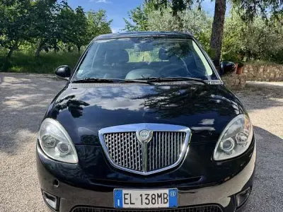 Usata Lancia Ypsilon 60 CV (44 kW) 2012 Utilitaria