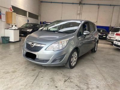 Usata Opel Meriva Cosmo 101 CV (74 kW) 2012 Grigio Monovolume