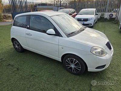 Usata Lancia Ypsilon 77 CV (56 kW) 2009 Bianco Utilitaria