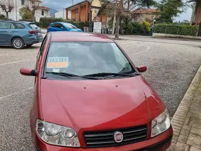 Usata Fiat Punto 60 CV (44 kW) 2005 Rosso Utilitaria