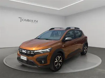 Usata Dacia Sandero Expression 100 CV (73 kW) 2023 Arancione