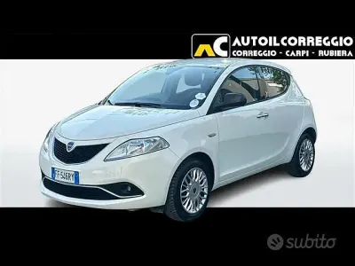 Usata Lancia Ypsilon Gold 69 CV (50 kW) 2016 Bianco Utilitaria
