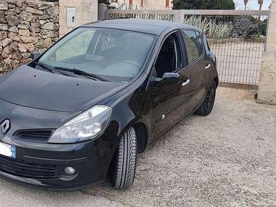 Usata Renault Clio II 68 CV (50 kW) 2005 Berlina