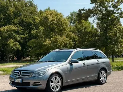 Usata Mercedes C220 170 CV (125 kW) 2011 Grigio Station wagon