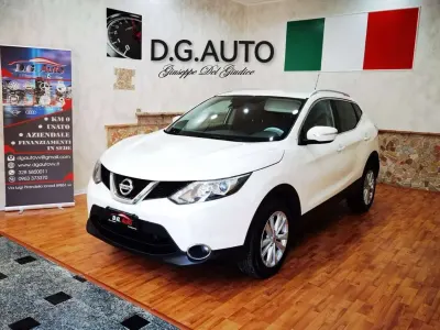 Usata Nissan Qashqai Tekna 131 CV (96 kW) 2015 Bianco SUV
