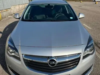 Usata Opel Insignia Business 136 CV (100 kW) 2017 Argento Station wagon