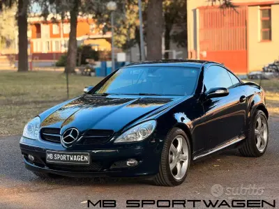 Usata Mercedes SLK350 272 CV (200 kW) 2005 Blu Cabrio