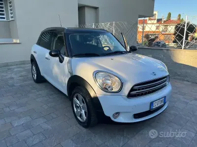 Usata Mini Cooper D Countryman 111 CV (81 kW) 2015 Bianco SUV