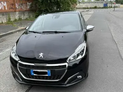 Usata Peugeot 208 GT-line 102 CV (75 kW) 2019 Utilitaria