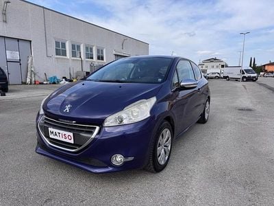 Usata Peugeot 208 Allure 92 CV (67 kW) 2012 Blu Utilitaria