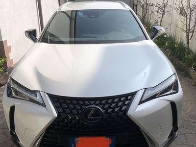 Usata Lexus UX 250h Executive Line 152 CV (111 kW) 2019 Bianco SUV
