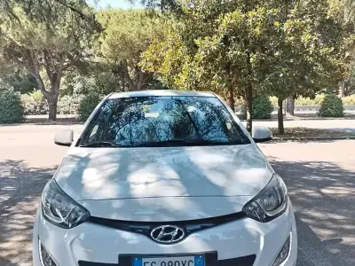 Usata Hyundai i20 85 CV (62 kW) 2013 Bianco Utilitaria