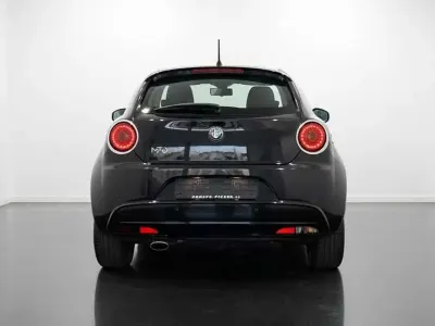 Usata Alfa Romeo MiTo Distinctive 84 CV (61 kW) 2015 Nero Utilitaria