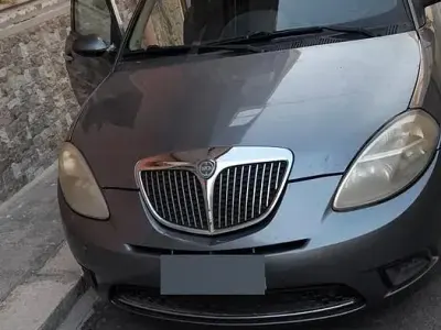 Usata Lancia Ypsilon 60 CV (44 kW) 2007 Grigio Utilitaria