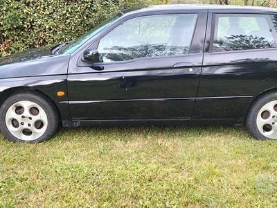Usata Alfa Romeo 145 103 CV (75 kW) 1999 Nero Utilitaria