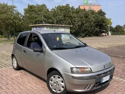 Usata Fiat Punto 60 CV (44 kW) 2001 Utilitaria